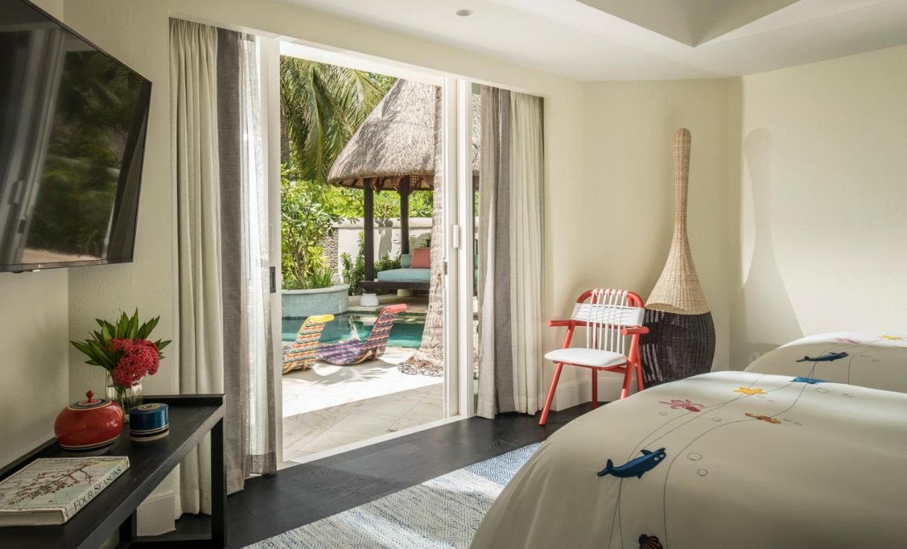 Four Seasons Resort Maldives at Kuda Huraa view 4