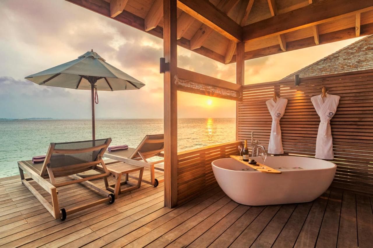 Hurawalhi Island Resort view 8