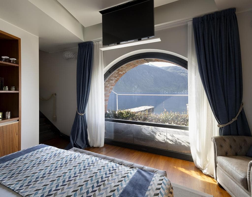 Villa Lario Resort Mandello view 4